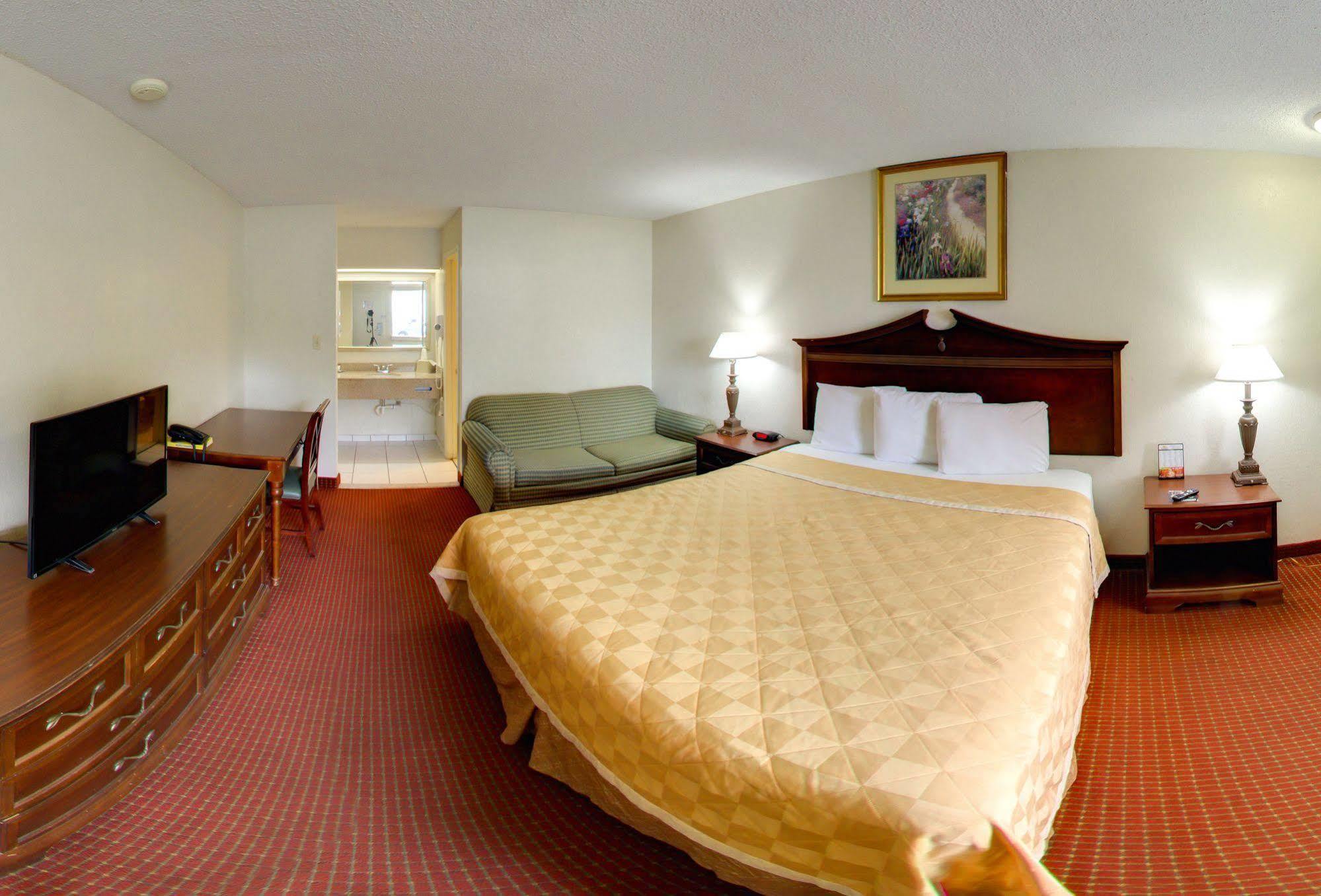 Key West Inn - Ньюпорт-Ньюс Екстер'єр фото