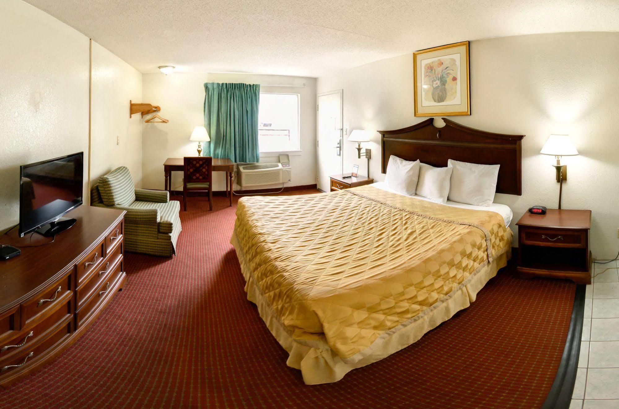 Key West Inn - Ньюпорт-Ньюс Екстер'єр фото